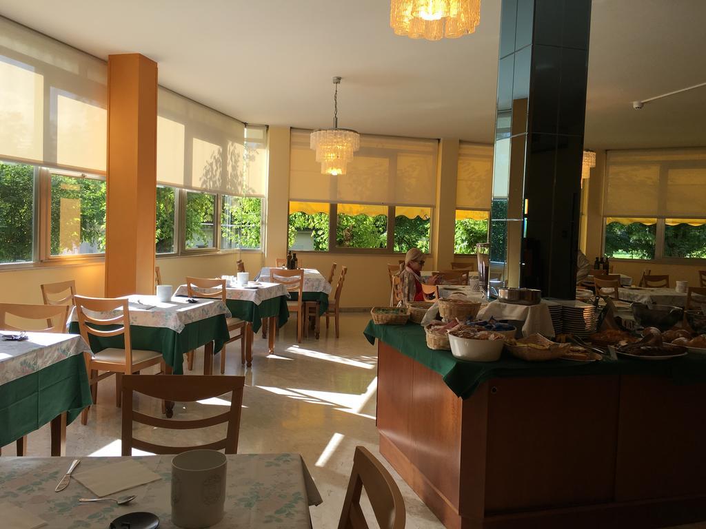 Hotel Plutone Cervia Eksteriør billede